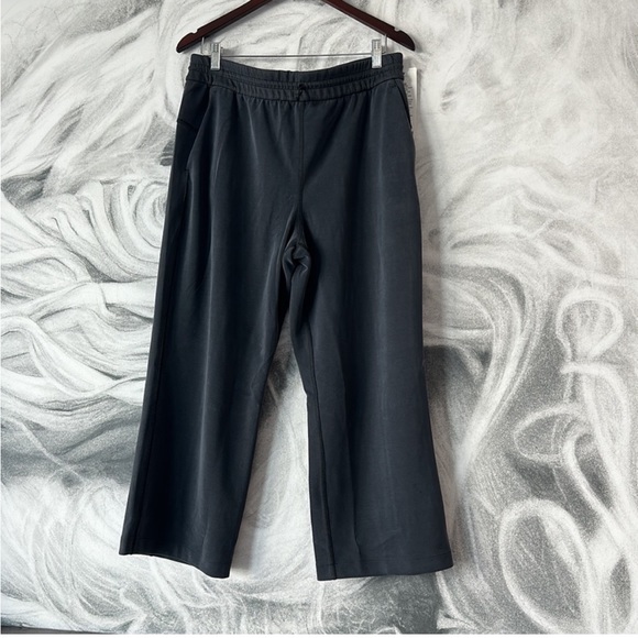 Lululemon Softstreme Crop - Picture 4 of 4